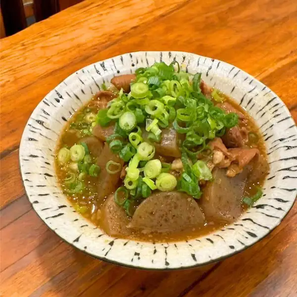 3日間煮込んだ旨味たっぷりもつ煮込み!