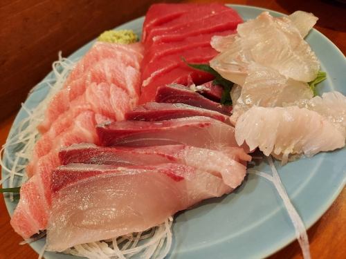 It is recommended to eat fresh fish with sashimi!