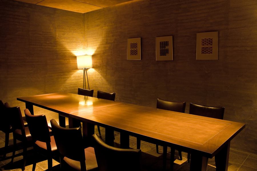 Banquet room up to 12 people boasting atmosphere.