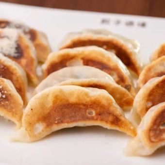 [Gyoza] All you can eat and drink [2 hours] 3,300 yen (tax included) [Freshly made to order for 4 people or more]