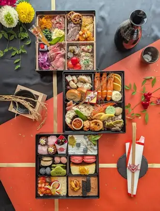 72cafe 特别原创御节料理（新年盛宴）——融合日式与西式风味——19,800日元（含税）★早鸟优惠：预订截止至11月30日★