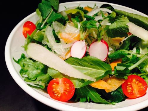 8)Organic vegetable salad