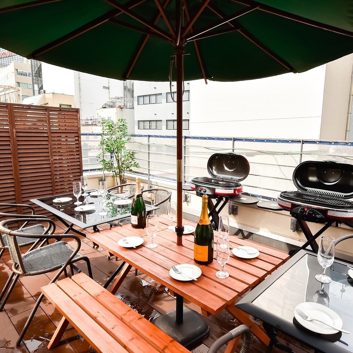 Enjoy BBQ on the terrace overlooking the night view!