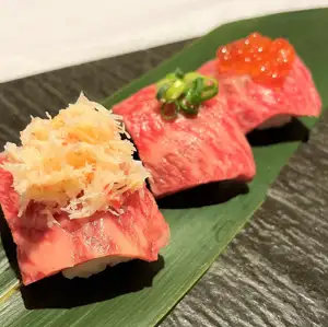 贅沢!肉寿司三種食べ比べ(肉寿司・かにのせ・いくらのせ)