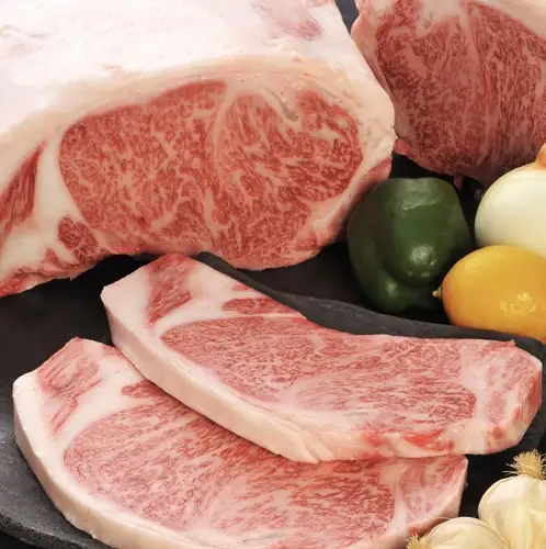 鉄板焼き以外にも和牛の低温調理等こだわりの逸品!