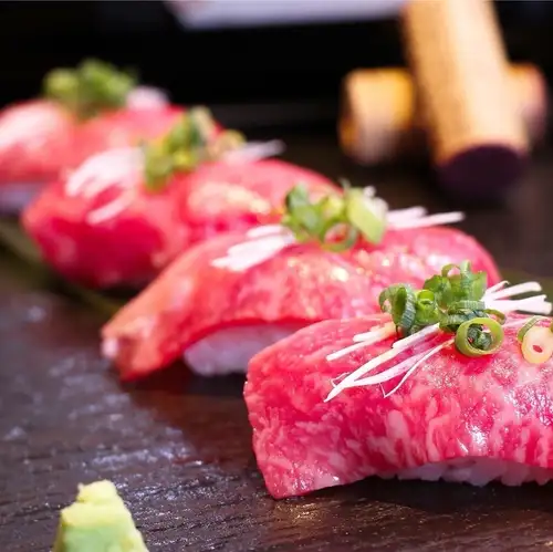 人気の和牛炙り肉寿司!