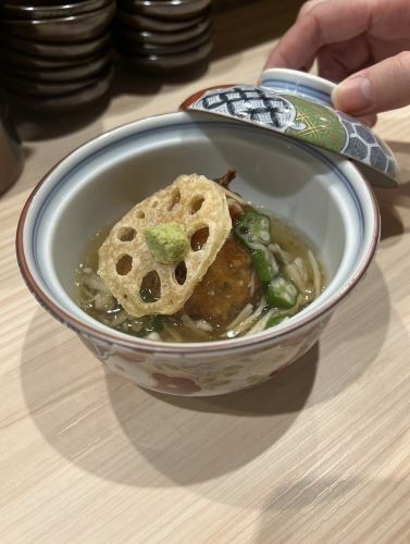 蓮根饅頭キノコあん掛け