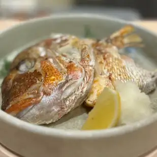 烤鲷鱼头