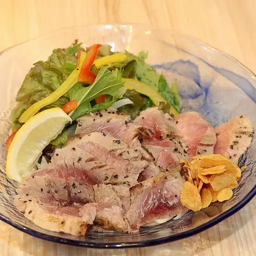 各式各样色彩缤纷的菜肴♪