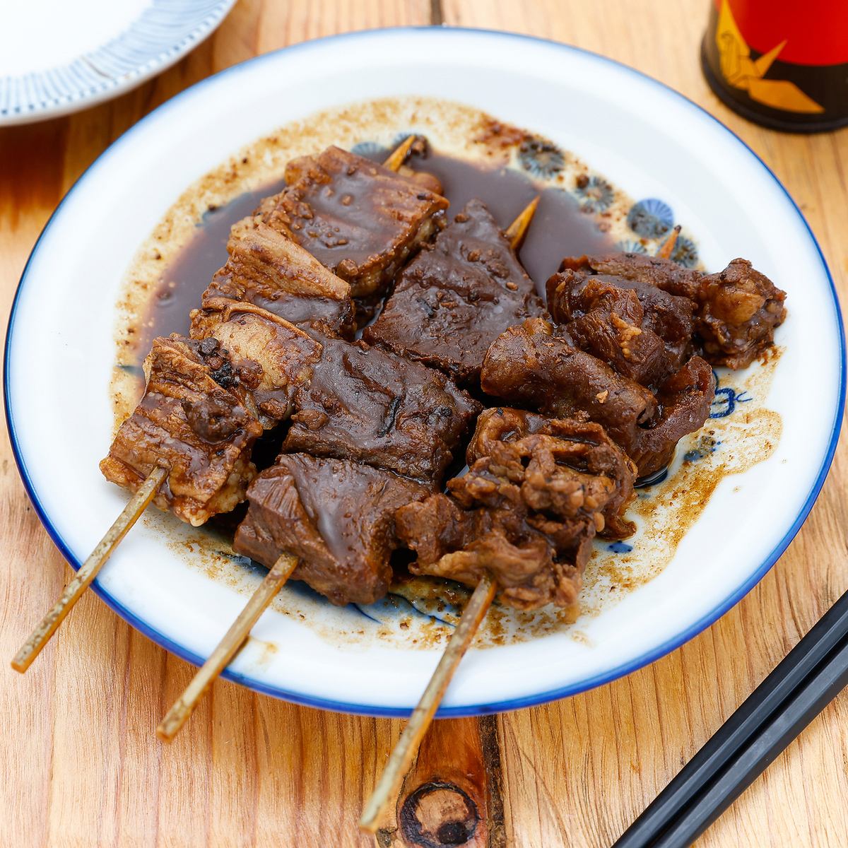 週末は昼飲みできます!牛煮込み串とともに、たのしい週末を♪