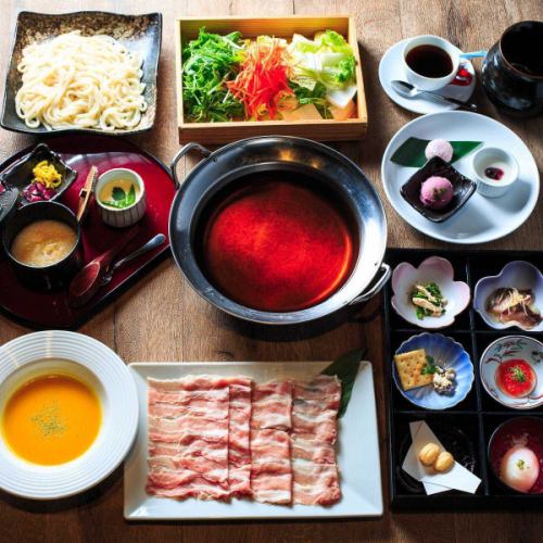 [Lunchtime only] Includes soft drink! Kyoto tea shabu course "Geppaku"