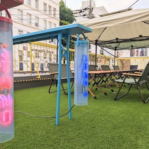 気持ちよい風に吹かれながらビアガーデンを楽しめます♪