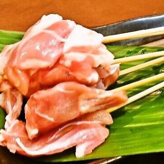 [Popular skewer ranking 5th place] Chicken thigh meat.The chicken is refreshing and recommended ♪