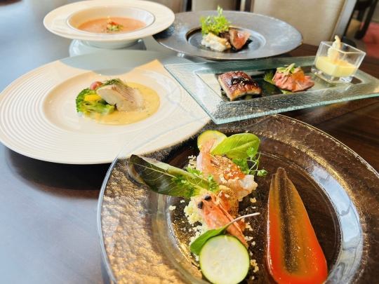 【秋季晚餐套餐】烤牛柳、鯛魚等6道菜★6500日元 → 附優惠券5500日元 *僅限烹飪