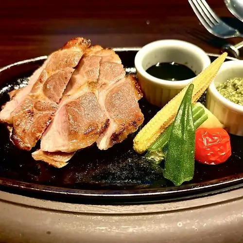 特選山形豚肩ロースのステーキ