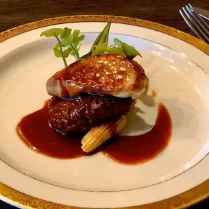 牛ヒレ肉とフォアグラのロッシーニ