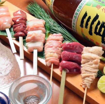 自慢の鶏鍋や豚バラ串や串盛り等10品+120分[飲放]⇒4500円（税込）★生ビール[飲放]⇒4800円