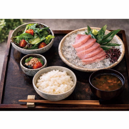 黄尾鱼刺身套餐