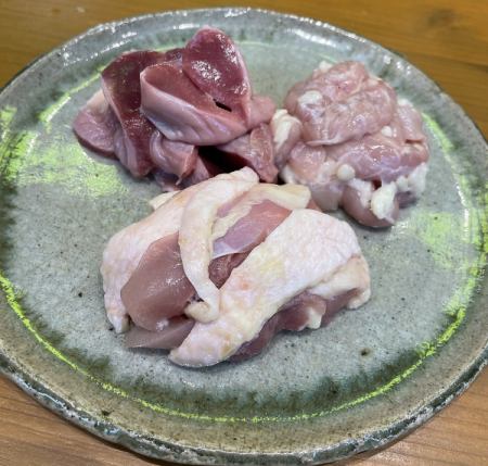 盛り合わせ　小(京赤地鶏モモ肉・他2種)