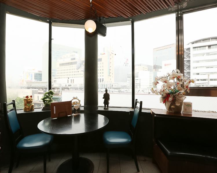 ★ You can see the city of Sannomiya at night from the big window.It is a space where you can forget about the hustle and bustle of the city. ★ You can smoke inside the store! Please note that children (minors and pregnant women are not allowed to come to the store based on the Health Law.