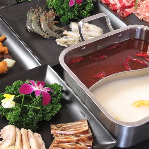 Delicious! All-you-can-eat pork bone soup two-color hot pot from 3,300 yen including tax★