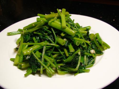 Stir-fried air spinach with garlic