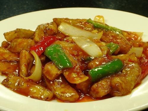 Sweet and spicy stir-fried eggplant