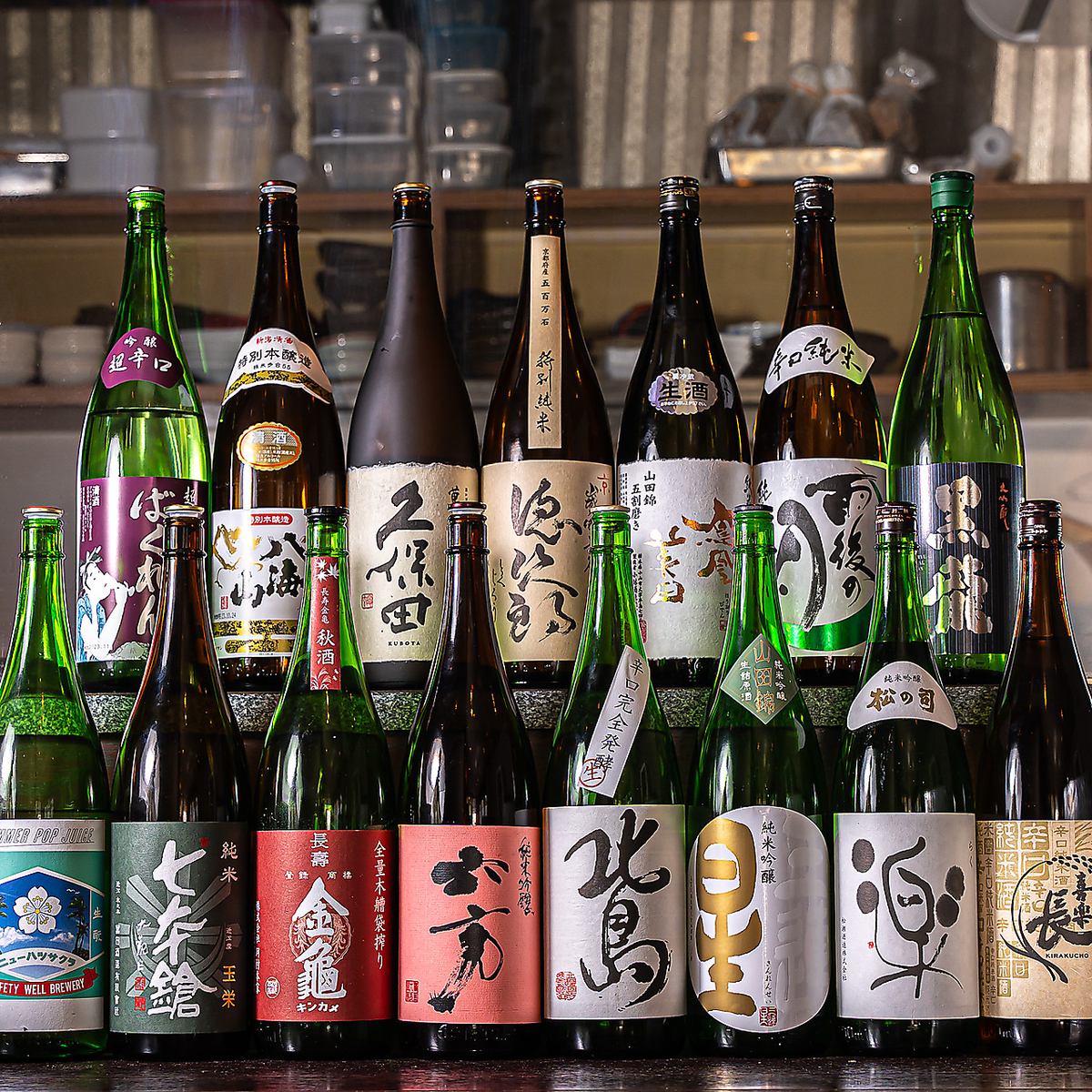 希少銘柄も！厳選された日本酒や焼酎を片手に今宵も語り明かそう