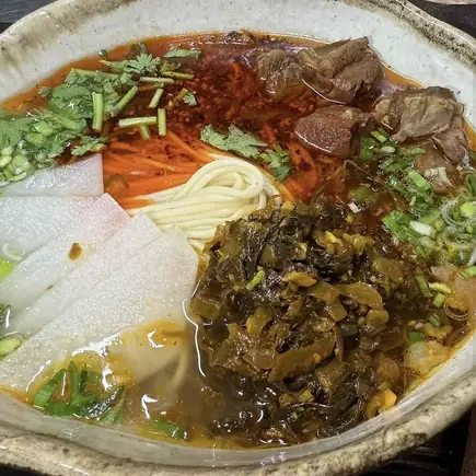 [Set meal available until 5 PM] Pickled cabbage and beef noodle soup