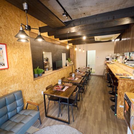 茨木市・鮎川にある当店は、どこか懐かしくて温かい雰囲気が魅力の洋食店です♪お子さま連れのご家族でも入りやすいアットホームな空間となっており、地元の方々に愛されています◎もちろん、お一人でふらっと立ち寄って、ゆっくりとお食事を楽しむのにも最適！日々の喧騒を忘れて、ゆったりとした時間をお過ごしください。