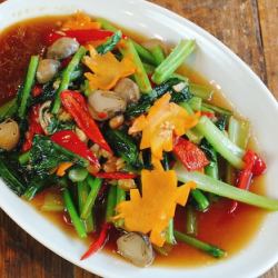 Pad Pak Kheow (Stir-fried seasonal green vegetables)