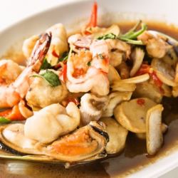 Pad Gapao Talay (Seafood Gapao)