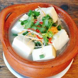 Gaeng Joo Tao Hu (light tofu and glass noodle soup)