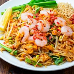 Pad Thai (Thai-style fried noodles)