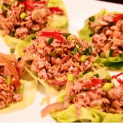 Moo Takrai (minced pork salad with lemon in lettuce wrap)