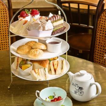 [Free tea included] Enjoy a classic afternoon tea set in a retro coffee shop