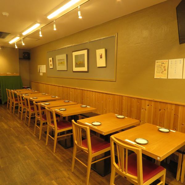2人テーブル8卓をご用意しております！貸切16名様～◎※ご予約の際は店舗までご連絡ください！