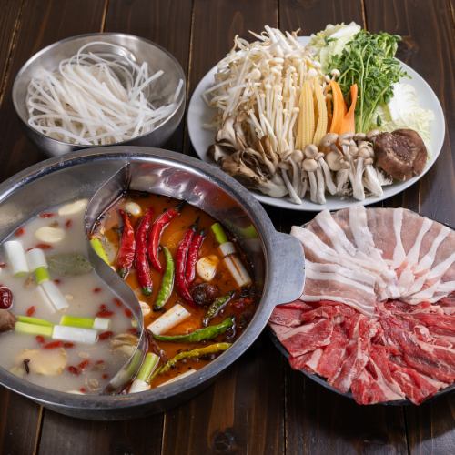 当店自慢の『薬膳火鍋』は季節問わずイチオシの一品