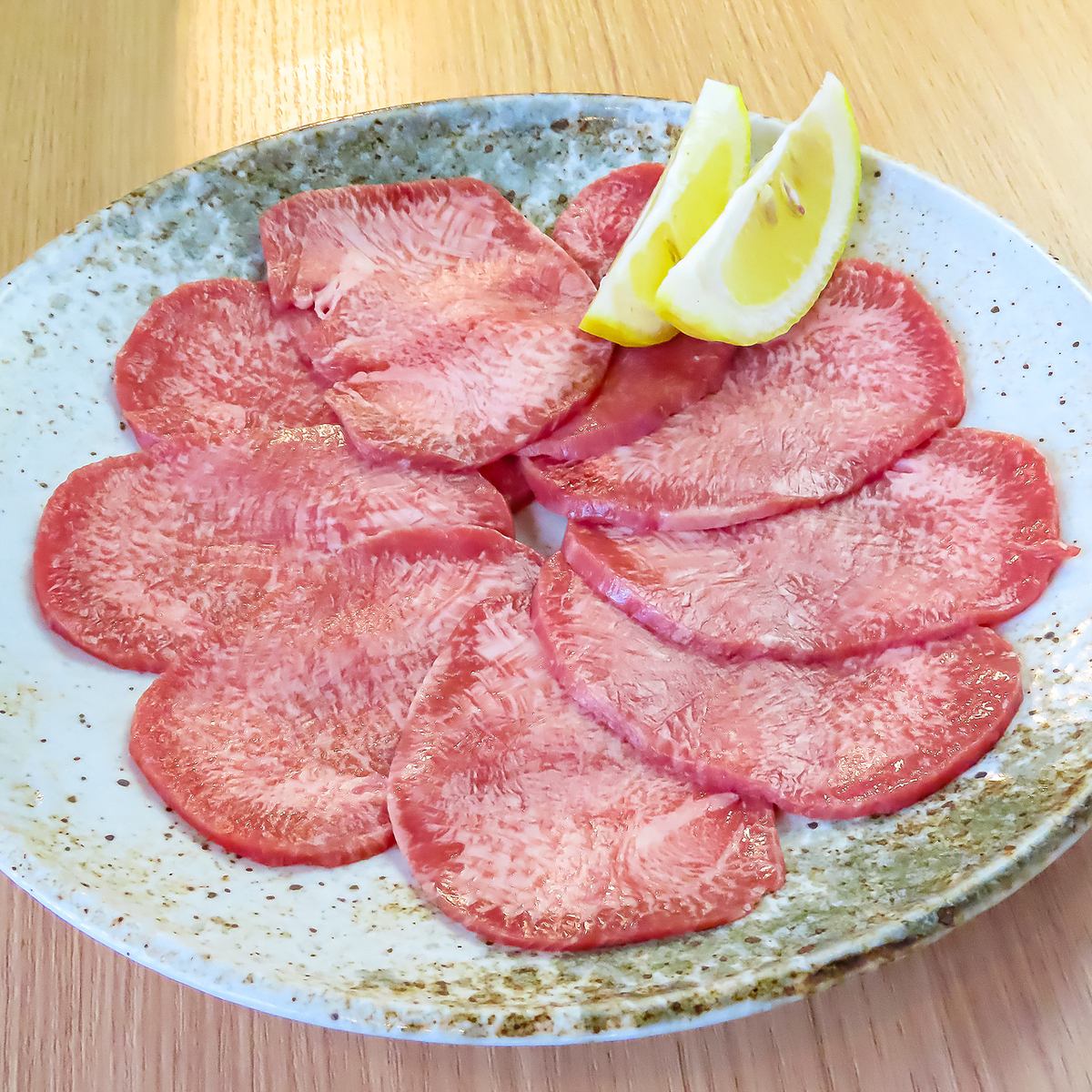 焼肉なら当店へ！上質なお肉をお手頃価格でご提供♪本格もつ鍋も