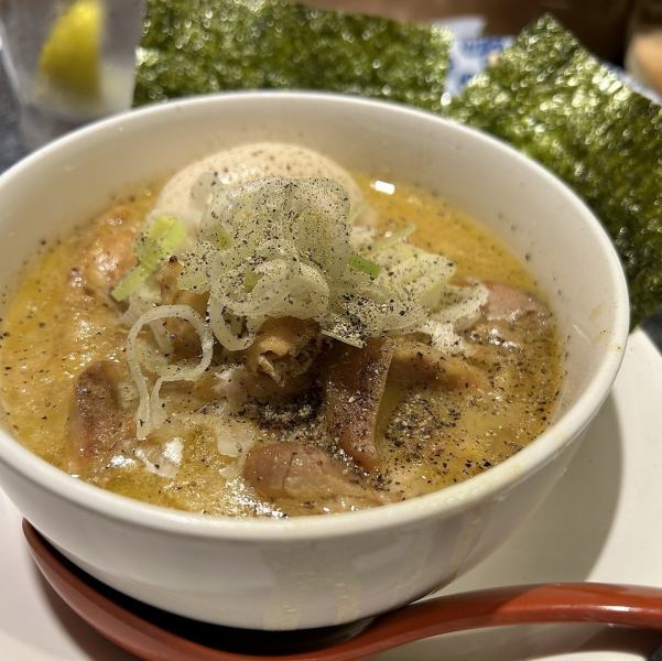 【人気メニュー】鶏の美味しさが一皿に凝縮♪◆鶏の煮込み　599円(税込)