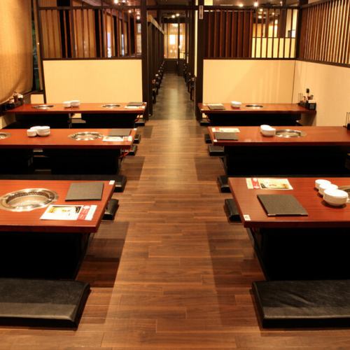 掘りごたつ席で焼肉宴会♪