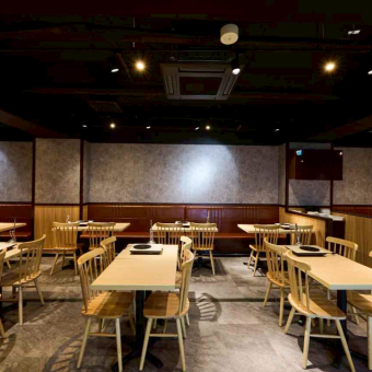 我们还提供适合约会、女生之夜以及 2 至 20 人团体的座位。它旨在为两个人提供一个放松的空间。这是涩谷一家很受欢迎的餐厅。涩谷女子派对、生日派对、女生派对和联谊会，在时尚的空间里举办，满意度很高！在私人场所举办的豪华成人宴会♪