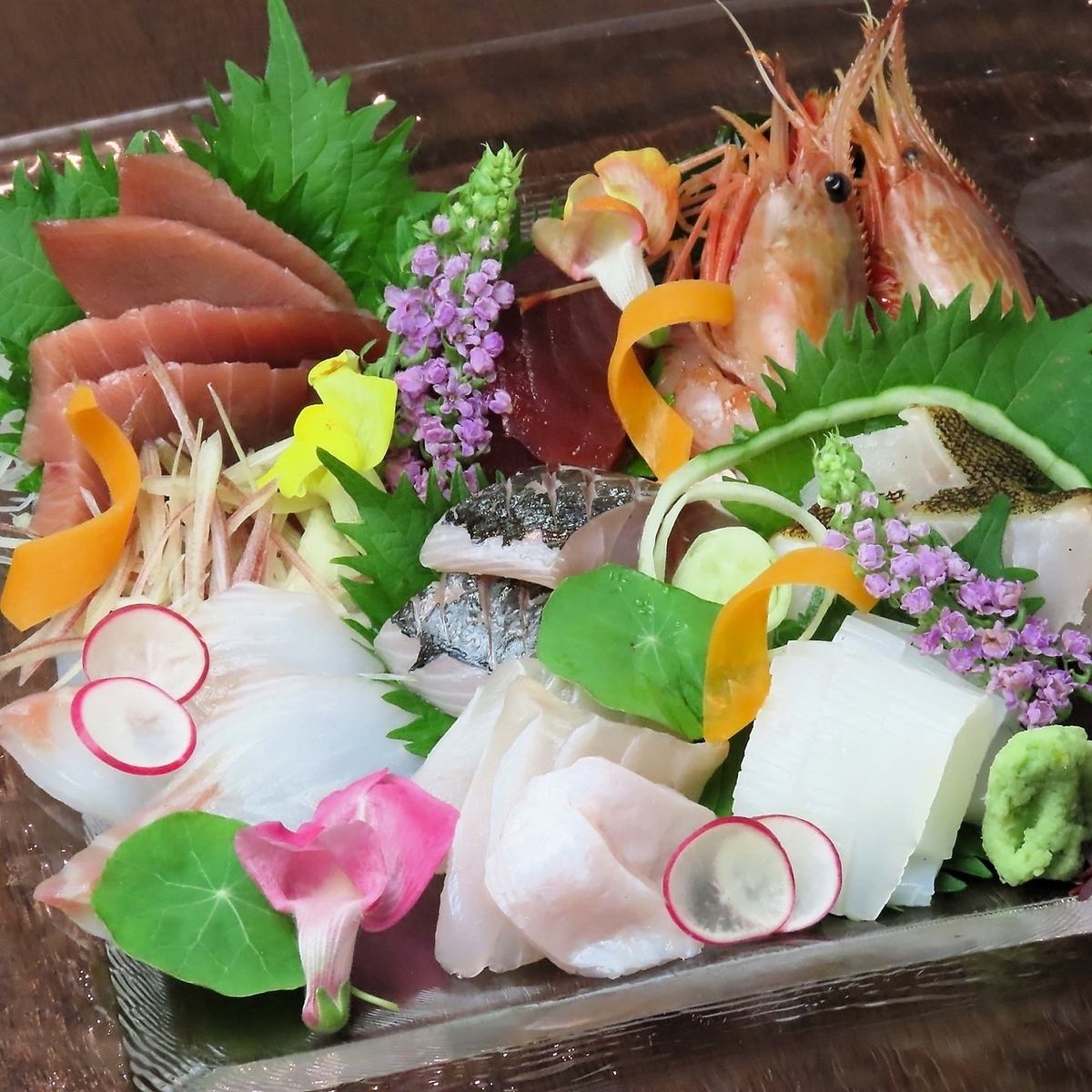 季節の海鮮料理が豊富に揃う一軒