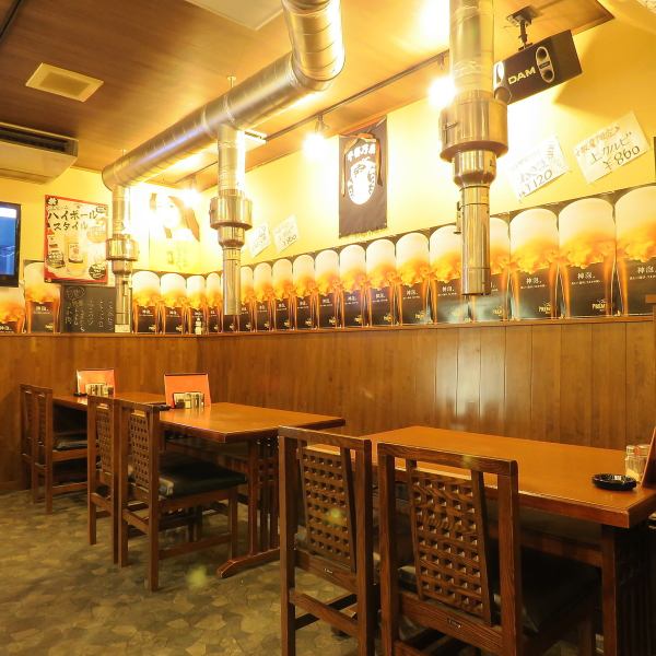 【宴会・飲み会　承ります！】ご家族、お友達同士、各種宴会にぴったり仕切りがなく広々とした開放感のある空間で大人数でワイワイとTVを見ながらみんなで楽しくお食事いただけます！