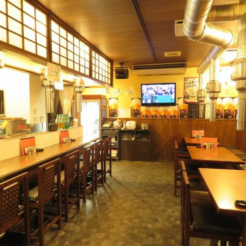 【宴会・飲み会　承ります！】ご家族、お友達同士、各種宴会にぴったり♪《ネット予約限定★ゆっくり宴会4000円コース》がおすすめ！仕切りがなく広々とした開放感のある空間で大人数でワイワイとTVを見ながらみんなで楽しくお食事いただけます！※人数はご相談ください。