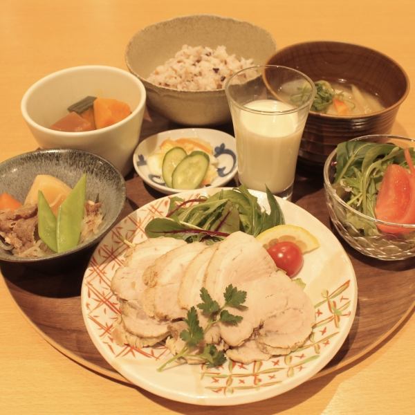 ◇ Healthy Japanese set ◇ 16-grain rice soup Sansai set [1190 yen (tax included)]