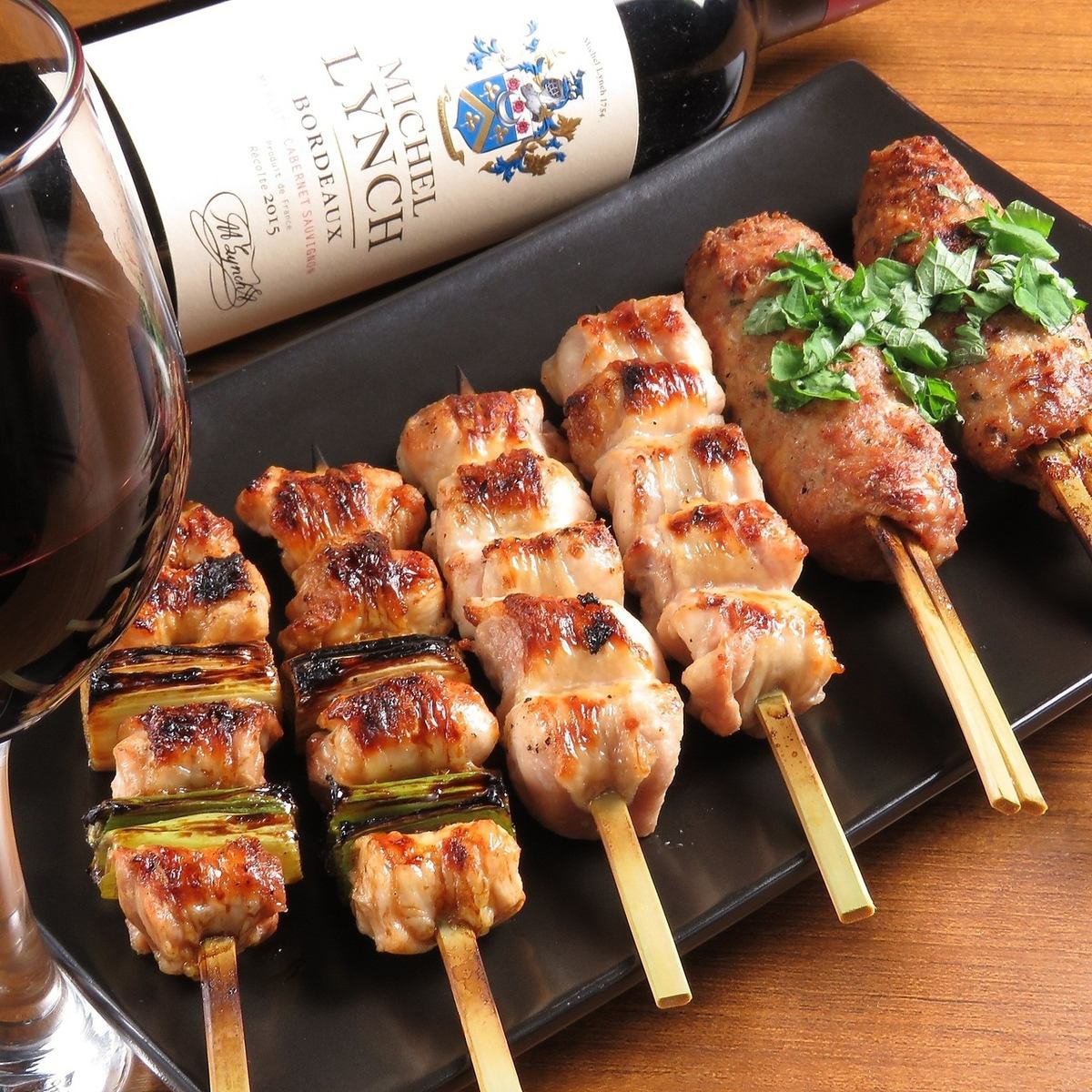 1 piece of yakitori starts from 190 yen! What's more, 12 types of yakitori are half price if you visit before 8pm!!