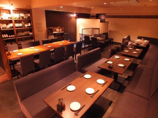 2樓私人套餐週日～週四30人～週五、週六50人～2小時無限暢飲3,300日元*普通套餐晚上7點以後