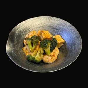 닭 가슴살과 말린 마토, 브로콜리 매운 마리네