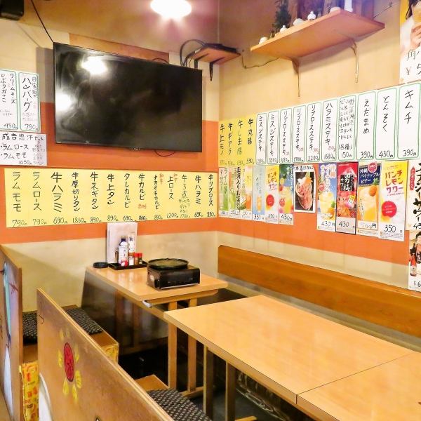 The store mainly has table seats♪ We also accept reservations in advance! Perfect for after work, banquets, girls' nights out, birthday parties, and families!